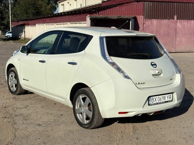 Белый Ниссан Лиф, объемом двигателя 0 л и пробегом 180 тыс. км за 3650 $, фото 5 на Automoto.ua