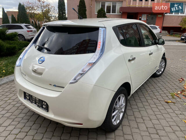 Білий Ніссан Ліф, об'ємом двигуна 0 л та пробігом 81 тис. км за 4600 $, фото 37 на Automoto.ua