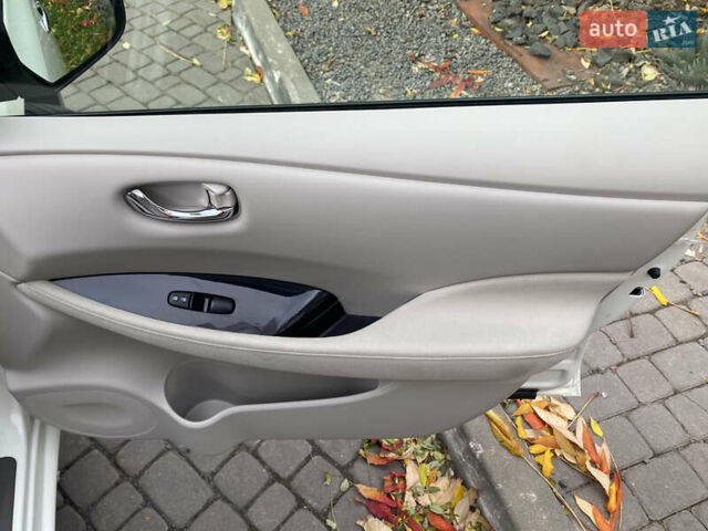 Білий Ніссан Ліф, об'ємом двигуна 0 л та пробігом 81 тис. км за 4600 $, фото 23 на Automoto.ua