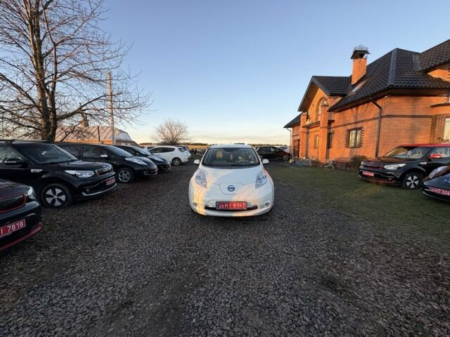 Белый Ниссан Лиф, объемом двигателя 0 л и пробегом 124 тыс. км за 4000 $, фото 15 на Automoto.ua