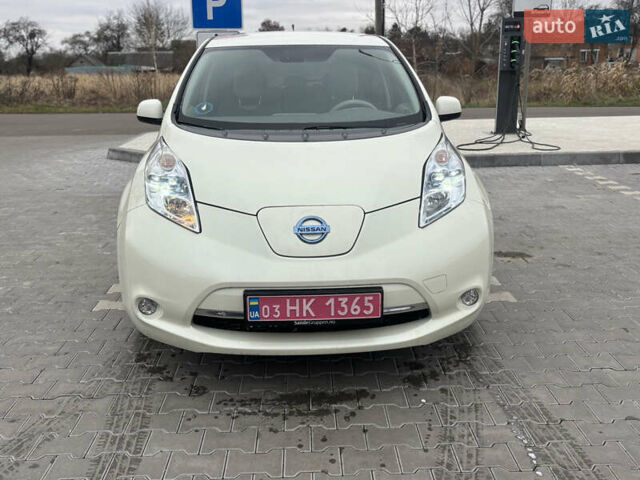 Білий Ніссан Ліф, об'ємом двигуна 0 л та пробігом 152 тис. км за 4450 $, фото 9 на Automoto.ua