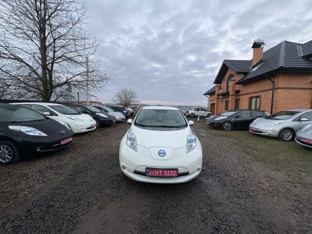 Белый Ниссан Лиф, объемом двигателя 0 л и пробегом 106 тыс. км за 4000 $, фото 12 на Automoto.ua