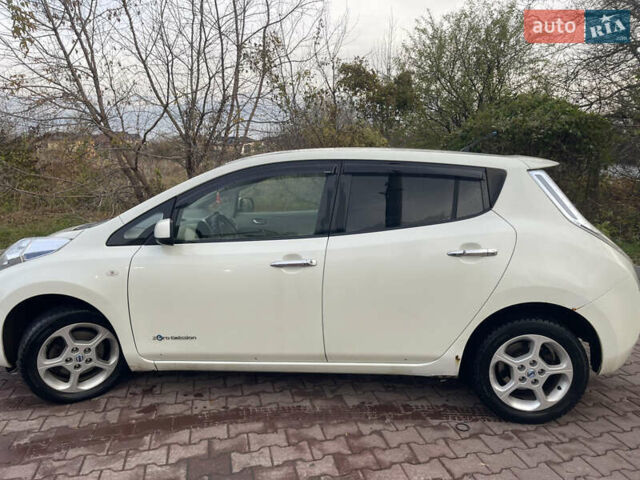 Білий Ніссан Ліф, об'ємом двигуна 0 л та пробігом 162 тис. км за 4000 $, фото 3 на Automoto.ua