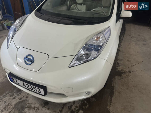 Белый Ниссан Лиф, объемом двигателя 0 л и пробегом 115 тыс. км за 4600 $, фото 7 на Automoto.ua