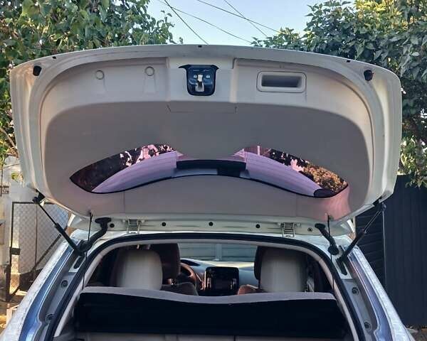 Белый Ниссан Лиф, объемом двигателя 0 л и пробегом 110 тыс. км за 6500 $, фото 27 на Automoto.ua