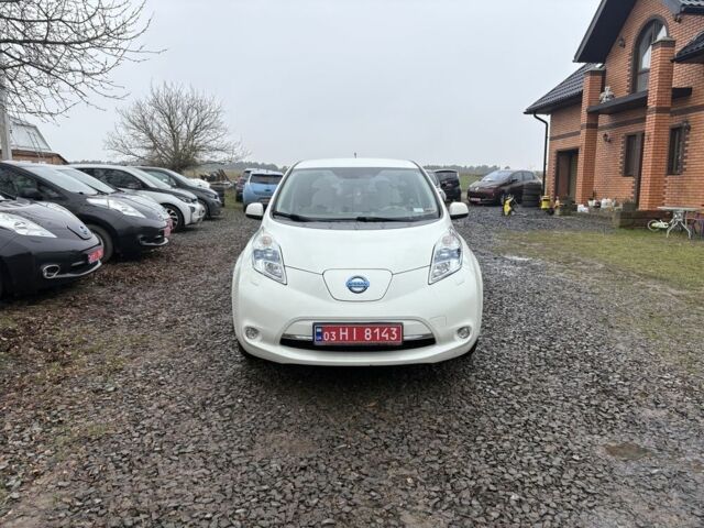 Белый Ниссан Лиф, объемом двигателя 0 л и пробегом 124 тыс. км за 3999 $, фото 1 на Automoto.ua