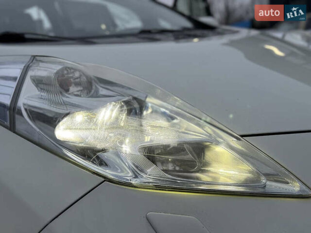 Білий Ніссан Ліф, об'ємом двигуна 0 л та пробігом 93 тис. км за 3990 $, фото 25 на Automoto.ua