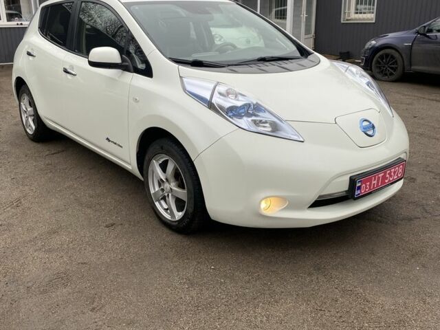 Белый Ниссан Лиф, объемом двигателя 0 л и пробегом 105 тыс. км за 4900 $, фото 1 на Automoto.ua