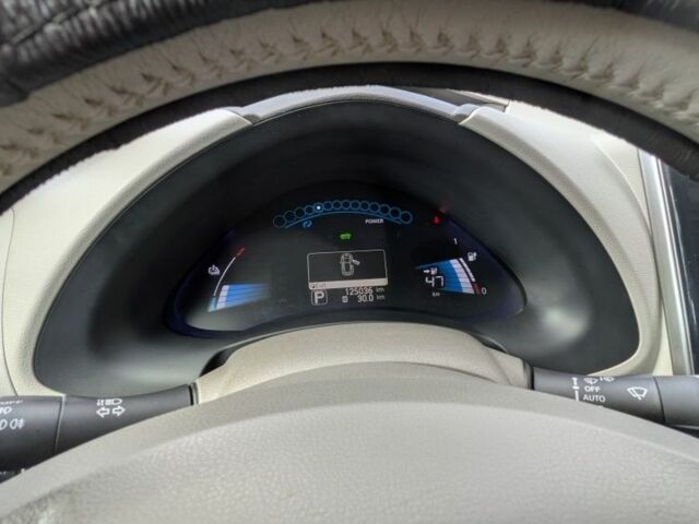 Белый Ниссан Лиф, объемом двигателя 0 л и пробегом 125 тыс. км за 4200 $, фото 12 на Automoto.ua