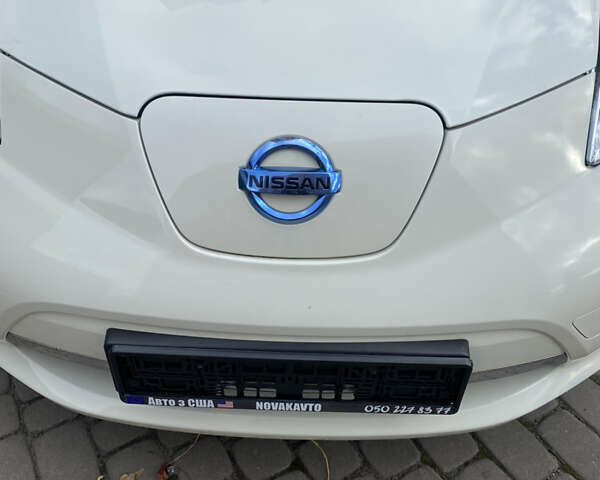 Білий Ніссан Ліф, об'ємом двигуна 0 л та пробігом 81 тис. км за 4600 $, фото 9 на Automoto.ua