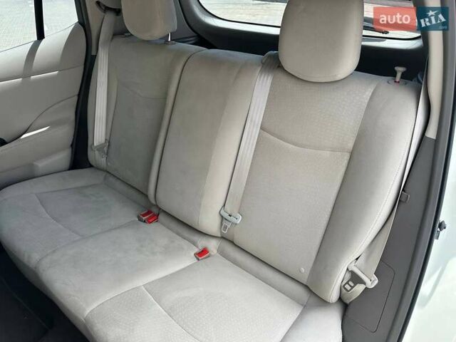 Белый Ниссан Лиф, объемом двигателя 0 л и пробегом 91 тыс. км за 4999 $, фото 17 на Automoto.ua