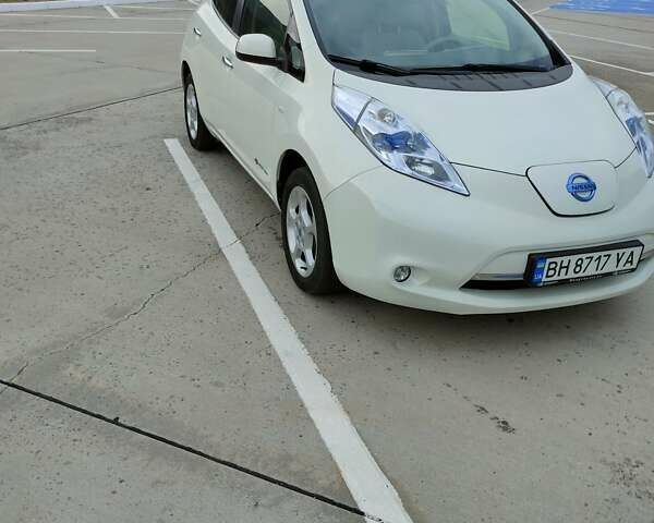 Білий Ніссан Ліф, об'ємом двигуна 0 л та пробігом 93 тис. км за 5800 $, фото 7 на Automoto.ua