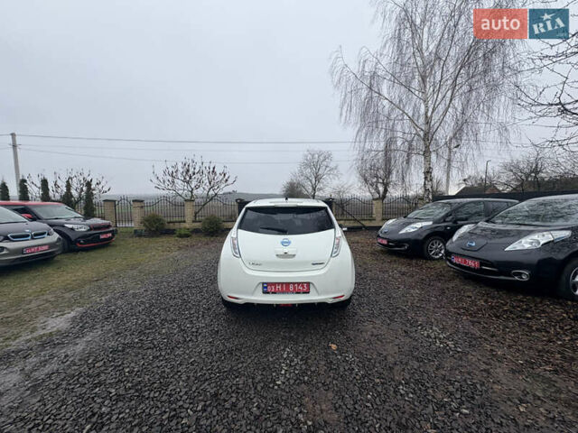 Белый Ниссан Лиф, объемом двигателя 0 л и пробегом 124 тыс. км за 3999 $, фото 17 на Automoto.ua
