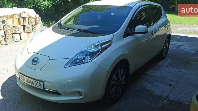 Белый Ниссан Лиф, объемом двигателя 0 л и пробегом 185 тыс. км за 6200 $, фото 2 на Automoto.ua