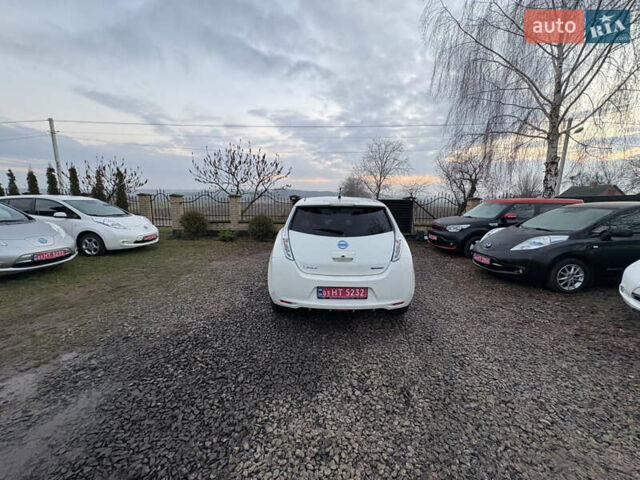 Белый Ниссан Лиф, объемом двигателя 0 л и пробегом 106 тыс. км за 4000 $, фото 18 на Automoto.ua