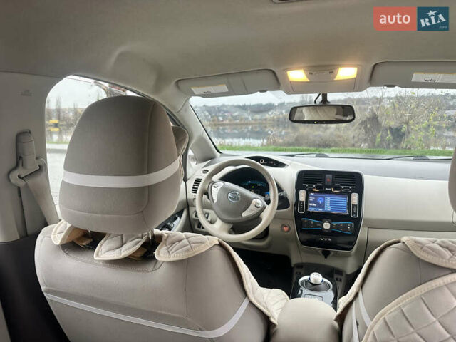 Белый Ниссан Лиф, объемом двигателя 0 л и пробегом 68 тыс. км за 4000 $, фото 15 на Automoto.ua
