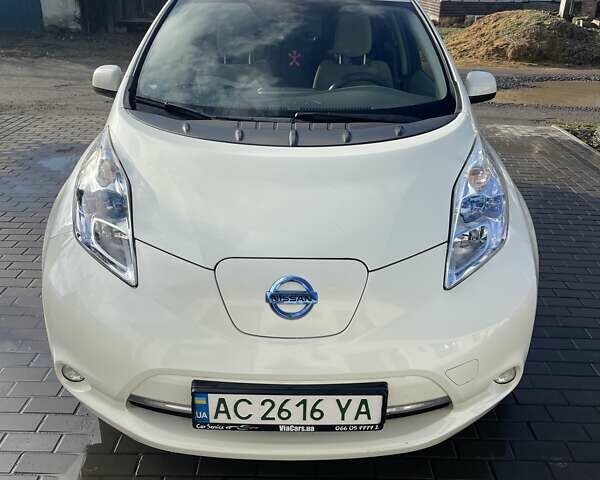 Белый Ниссан Лиф, объемом двигателя 0 л и пробегом 130 тыс. км за 4250 $, фото 1 на Automoto.ua