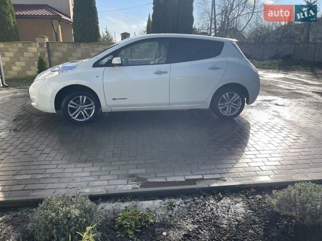 Белый Ниссан Лиф, объемом двигателя 0 л и пробегом 130 тыс. км за 4250 $, фото 3 на Automoto.ua