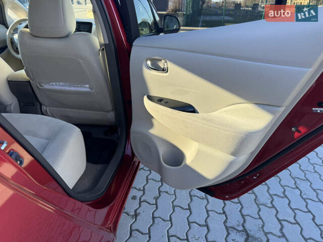 Білий Ніссан Ліф, об'ємом двигуна 0 л та пробігом 133 тис. км за 4500 $, фото 22 на Automoto.ua