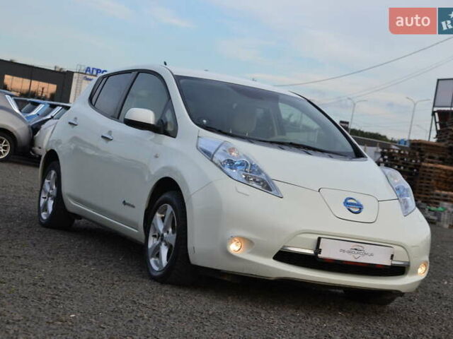 Белый Ниссан Лиф, объемом двигателя 0 л и пробегом 100 тыс. км за 3800 $, фото 4 на Automoto.ua