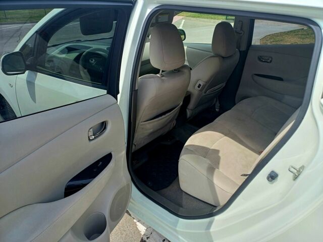 Белый Ниссан Лиф, объемом двигателя 0 л и пробегом 140 тыс. км за 5099 $, фото 18 на Automoto.ua