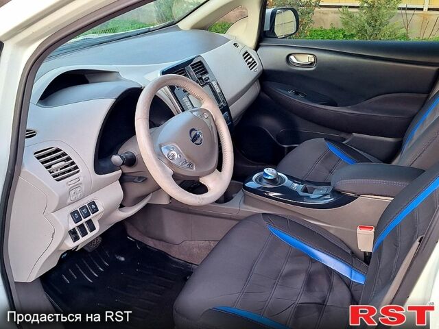 Белый Ниссан Лиф, объемом двигателя 0 л и пробегом 170 тыс. км за 5500 $, фото 7 на Automoto.ua