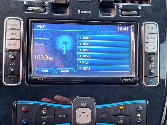 Белый Ниссан Лиф, объемом двигателя 0 л и пробегом 170 тыс. км за 5500 $, фото 10 на Automoto.ua