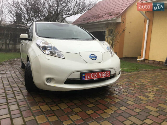 Белый Ниссан Лиф, объемом двигателя 0 л и пробегом 152 тыс. км за 4999 $, фото 1 на Automoto.ua