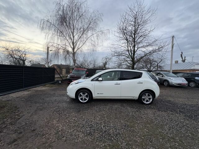 Белый Ниссан Лиф, объемом двигателя 0 л и пробегом 106 тыс. км за 4000 $, фото 10 на Automoto.ua