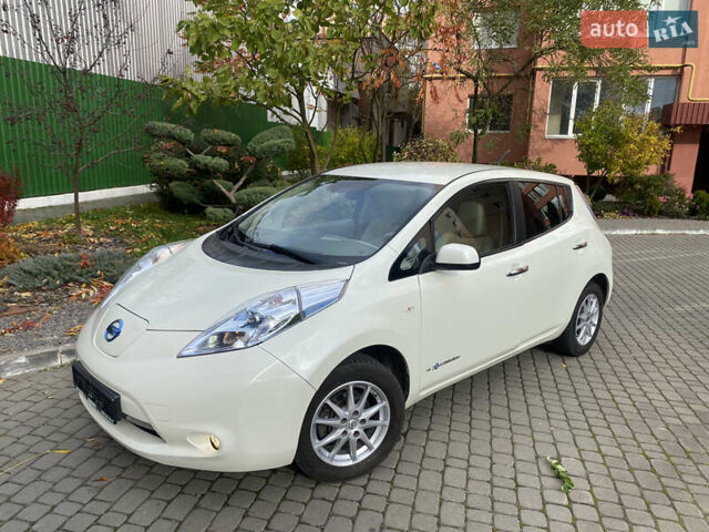 Білий Ніссан Ліф, об'ємом двигуна 0 л та пробігом 81 тис. км за 4600 $, фото 49 на Automoto.ua