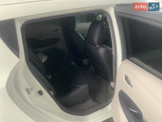 Білий Ніссан Ліф, об'ємом двигуна 0 л та пробігом 125 тис. км за 5200 $, фото 10 на Automoto.ua