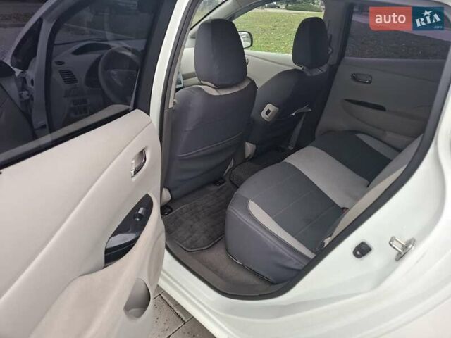 Белый Ниссан Лиф, объемом двигателя 0 л и пробегом 98 тыс. км за 5999 $, фото 13 на Automoto.ua