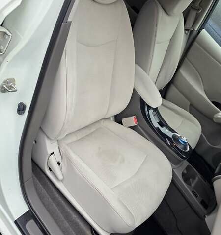 Белый Ниссан Лиф, объемом двигателя 0 л и пробегом 125 тыс. км за 5200 $, фото 18 на Automoto.ua