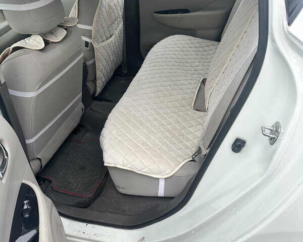 Белый Ниссан Лиф, объемом двигателя 0 л и пробегом 68 тыс. км за 4000 $, фото 11 на Automoto.ua