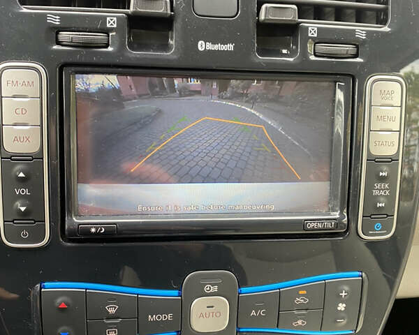 Білий Ніссан Ліф, об'ємом двигуна 0 л та пробігом 81 тис. км за 4600 $, фото 58 на Automoto.ua