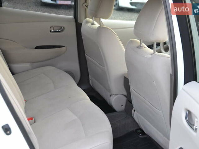 Белый Ниссан Лиф, объемом двигателя 0 л и пробегом 100 тыс. км за 3800 $, фото 20 на Automoto.ua