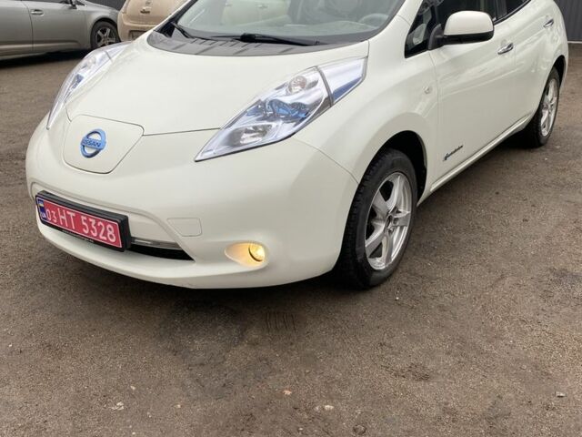 Белый Ниссан Лиф, объемом двигателя 0 л и пробегом 105 тыс. км за 4900 $, фото 2 на Automoto.ua