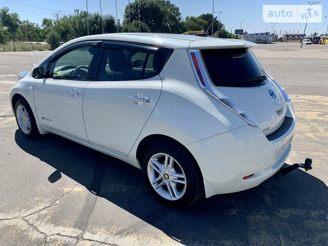 Белый Ниссан Лиф, объемом двигателя 0 л и пробегом 158 тыс. км за 6700 $, фото 6 на Automoto.ua