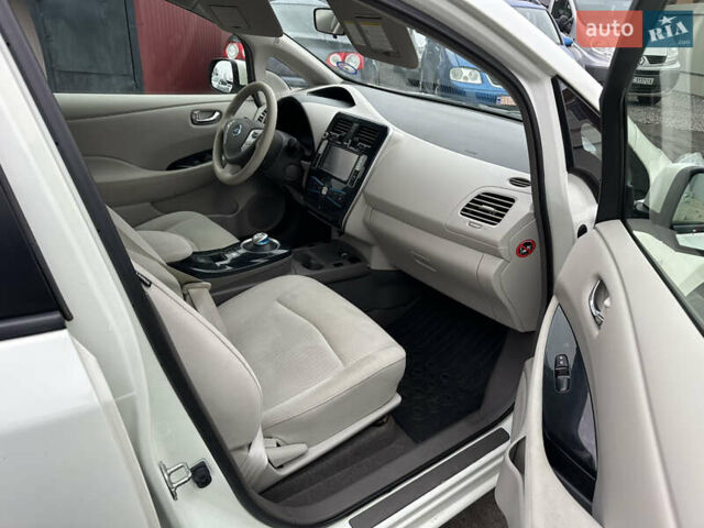 Білий Ніссан Ліф, об'ємом двигуна 0 л та пробігом 87 тис. км за 4900 $, фото 12 на Automoto.ua