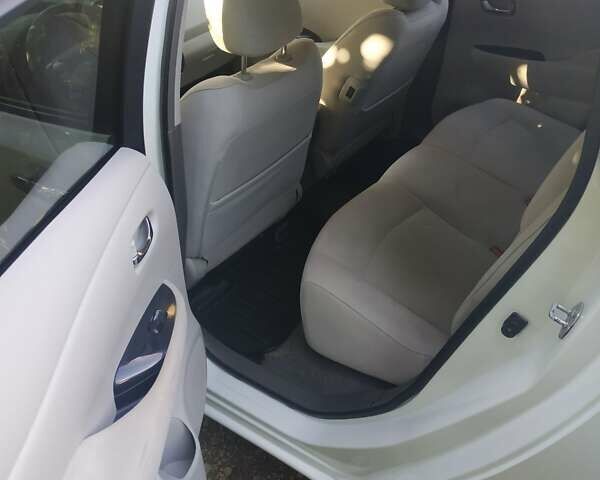 Білий Ніссан Ліф, об'ємом двигуна 0 л та пробігом 127 тис. км за 5850 $, фото 9 на Automoto.ua