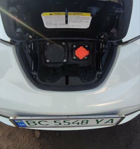 Білий Ніссан Ліф, об'ємом двигуна 0 л та пробігом 150 тис. км за 4990 $, фото 12 на Automoto.ua