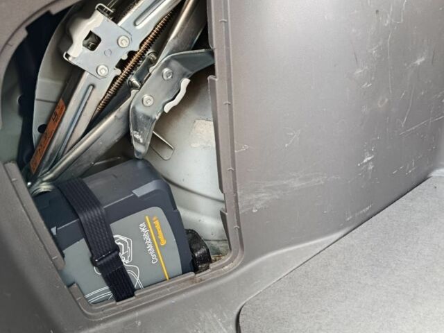 Белый Ниссан Лиф, объемом двигателя 0 л и пробегом 142 тыс. км за 4600 $, фото 9 на Automoto.ua