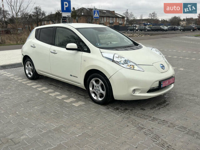 Білий Ніссан Ліф, об'ємом двигуна 0 л та пробігом 152 тис. км за 4450 $, фото 7 на Automoto.ua