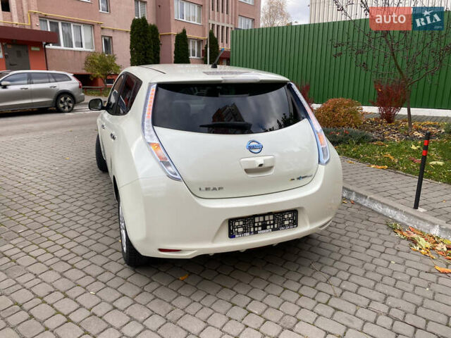 Білий Ніссан Ліф, об'ємом двигуна 0 л та пробігом 81 тис. км за 4600 $, фото 35 на Automoto.ua