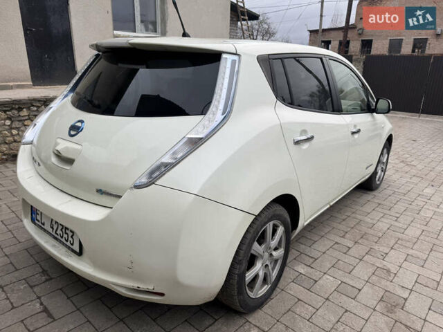 Белый Ниссан Лиф, объемом двигателя 0 л и пробегом 115 тыс. км за 4600 $, фото 2 на Automoto.ua