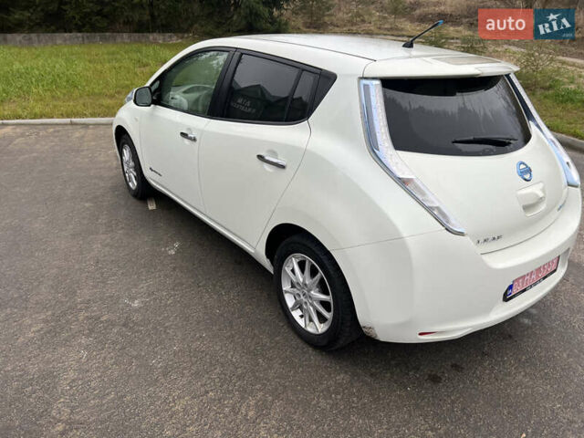 Белый Ниссан Лиф, объемом двигателя 0 л и пробегом 160 тыс. км за 4900 $, фото 8 на Automoto.ua