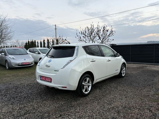 Белый Ниссан Лиф, объемом двигателя 0 л и пробегом 106 тыс. км за 4000 $, фото 5 на Automoto.ua