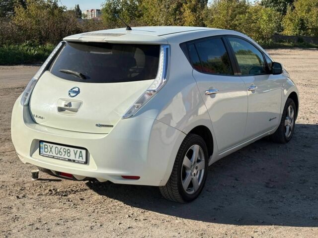 Белый Ниссан Лиф, объемом двигателя 0 л и пробегом 180 тыс. км за 3650 $, фото 2 на Automoto.ua