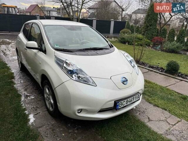 Белый Ниссан Лиф, объемом двигателя 0 л и пробегом 90 тыс. км за 4500 $, фото 5 на Automoto.ua