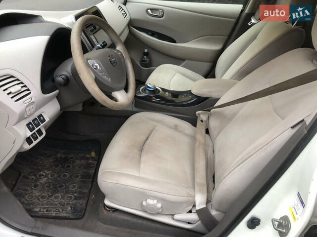 Белый Ниссан Лиф, объемом двигателя 0 л и пробегом 152 тыс. км за 4999 $, фото 8 на Automoto.ua